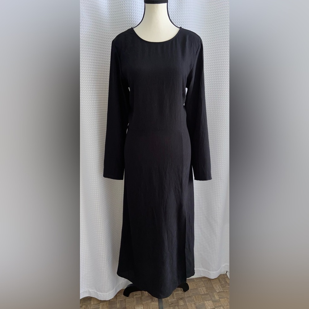 H&M long sleeves maxi‎ black dress with open back and front slit size medium NWT